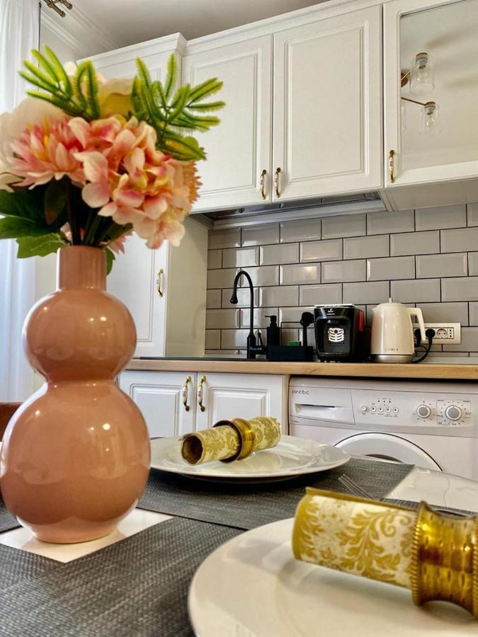Central Spacious Apartment With Balcony - Alba Carolina Алба Юлия Екстериор снимка