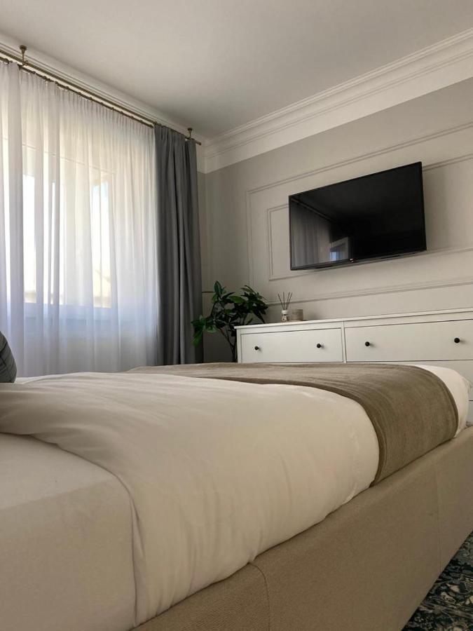 Central Spacious Apartment With Balcony - Alba Carolina Алба Юлия Екстериор снимка