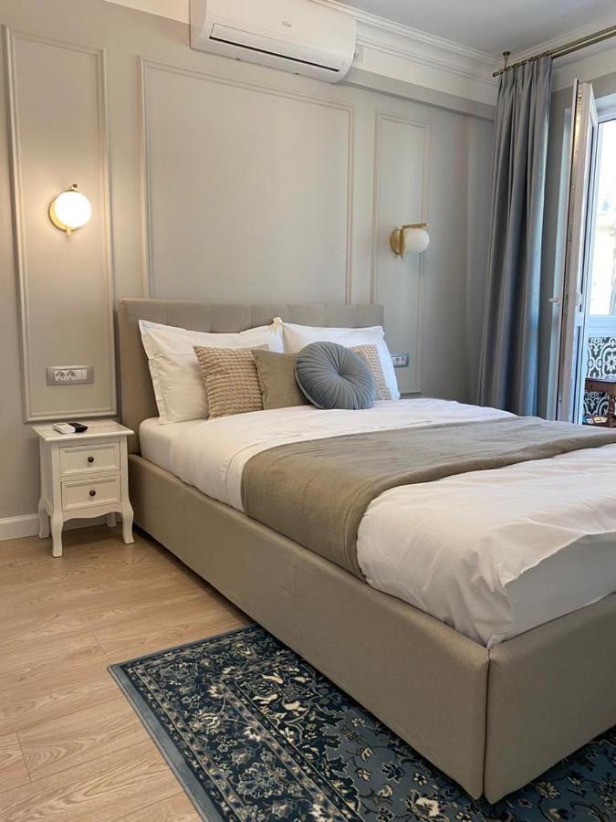 Central Spacious Apartment With Balcony - Alba Carolina Алба Юлия Екстериор снимка